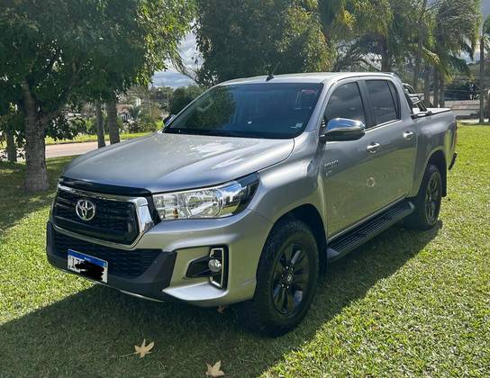 TOYOTA HILUX 2.7 SR 4X2 CD 16V FLEX 4P AUTOMÁTICO TOYOTA HILUX 2.7 SR 4X2 CD 16V FLEX 4P AUTOMÁTICO